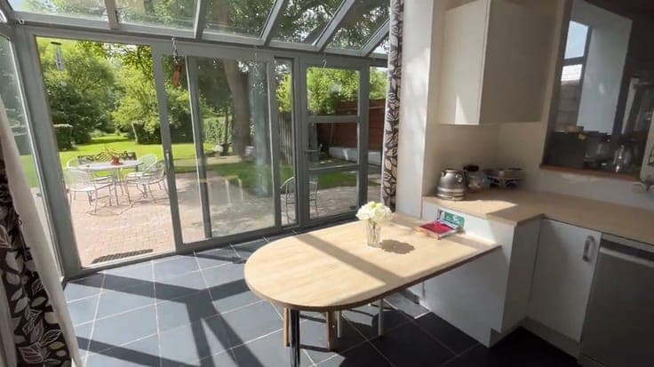 Double house with 7 bedrooms on 93a