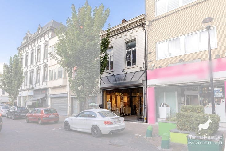 For sale commercial building in the center of LA LOUVIERE