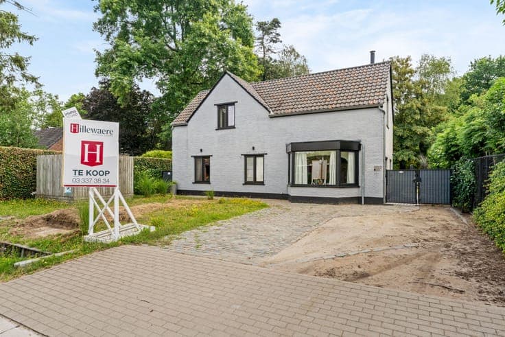 Renovated house in prime location in Zoersel!