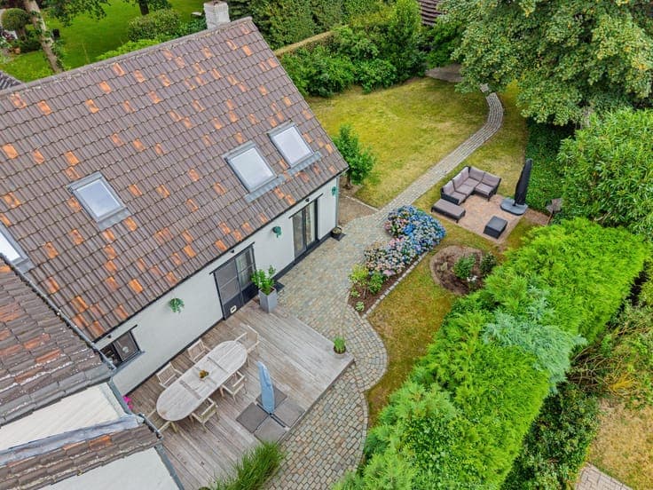 Renovated house in prime location in Zoersel!