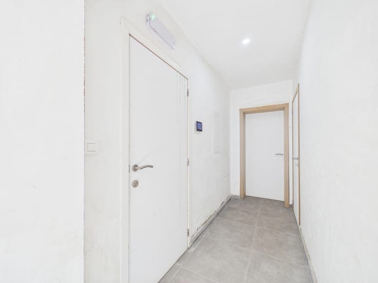 Investment Property with 2 Apartments + TERRACE