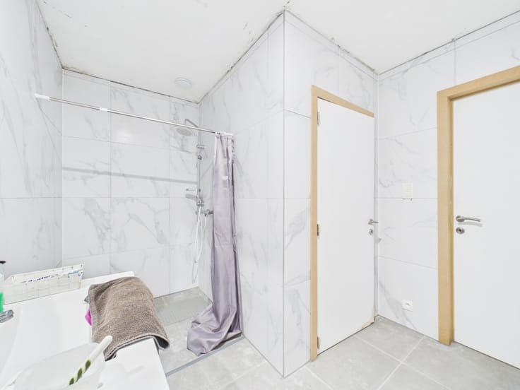 Investment Property with 2 Apartments + TERRACE