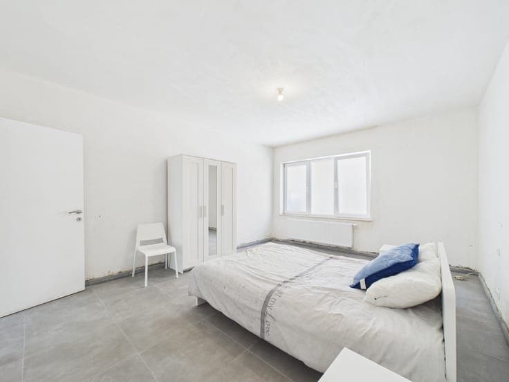 Investment Property with 2 Apartments + TERRACE