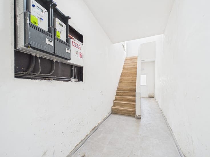 Investment Property with 2 Apartments + TERRACE