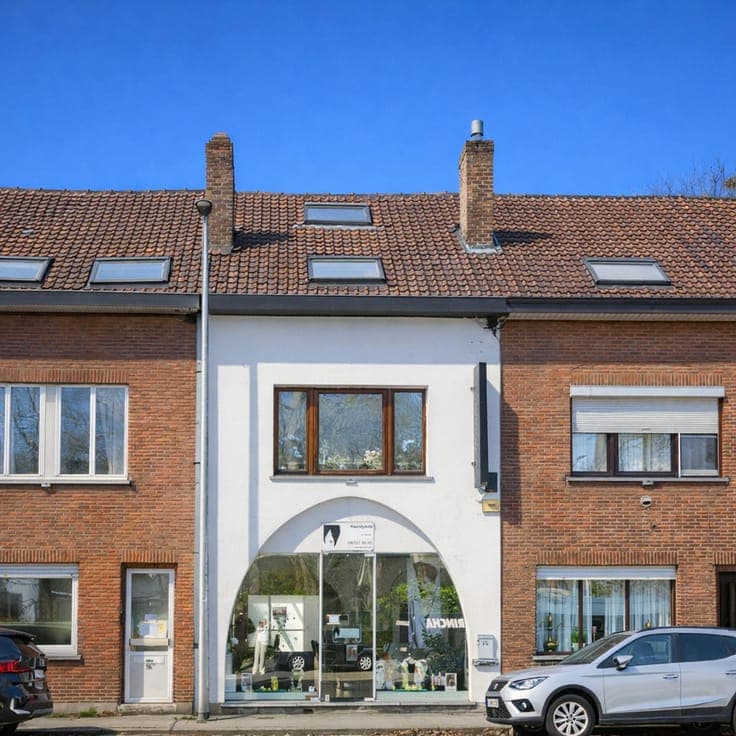 House for sale in the centre of St-Dns-Westrem