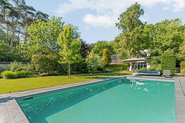 Timeless architecture in an exceptional residential locatio