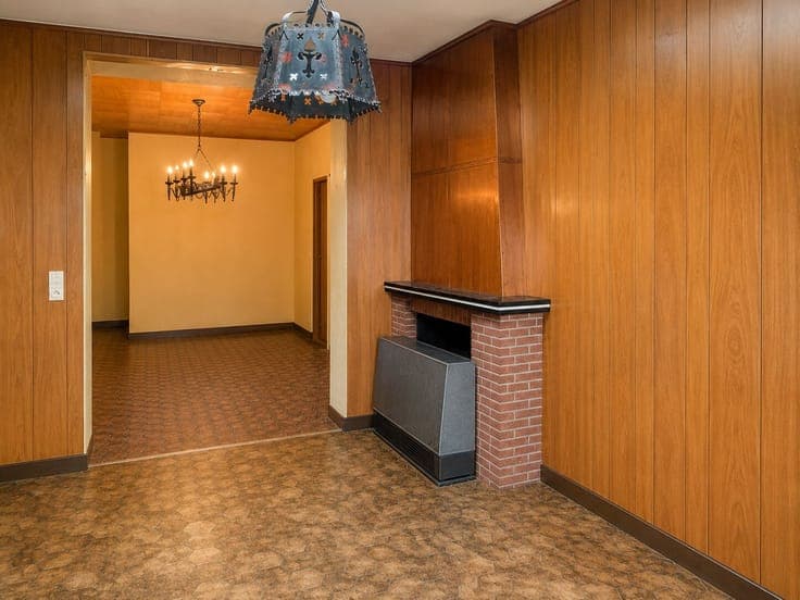 Renovation property with deep garden near Kortrijk center