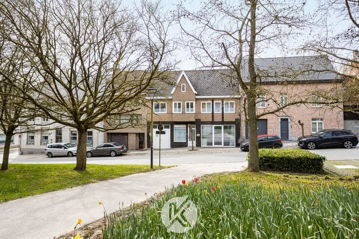 Veelzijdige woning op het dorpsplein