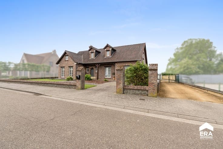 Detached house with large garden in Tienen