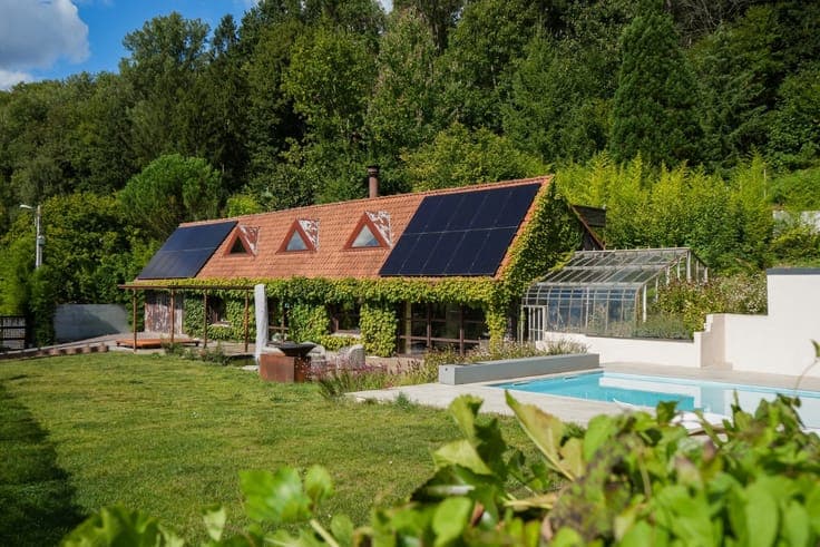 Exceptional Property on Mont-Saint-Aubert