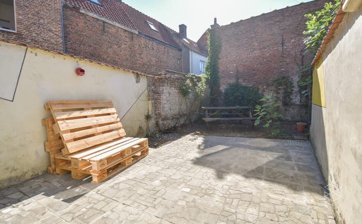 Mooie INSTAPKLARE stadswoning met 2 slpk en tuin