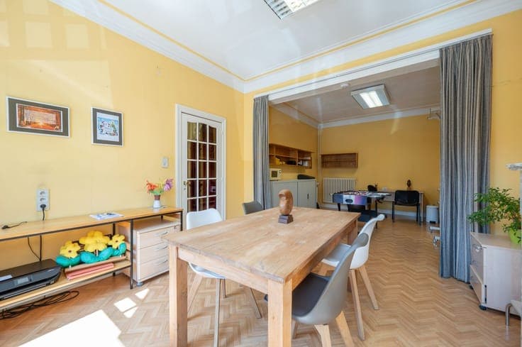 Karaktervolle herenwoning met prachtige tuin en aanpalend...