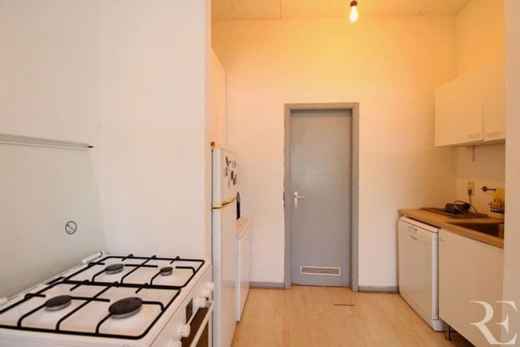 IXELLES | 4/5-BED. HOUSE TO RENOVATE – 209m² WITH 16m² COURT
