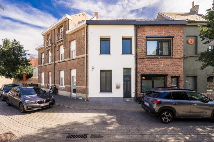 A 3-bedroom, 3-bathroom home in need of renovation.