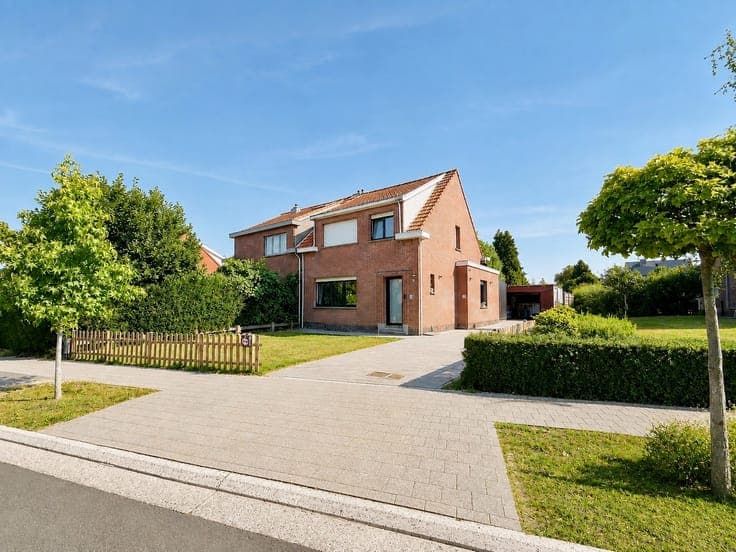 B&B Moment : Gerenoveerde gezinswoning met 3 slaapkamers ...