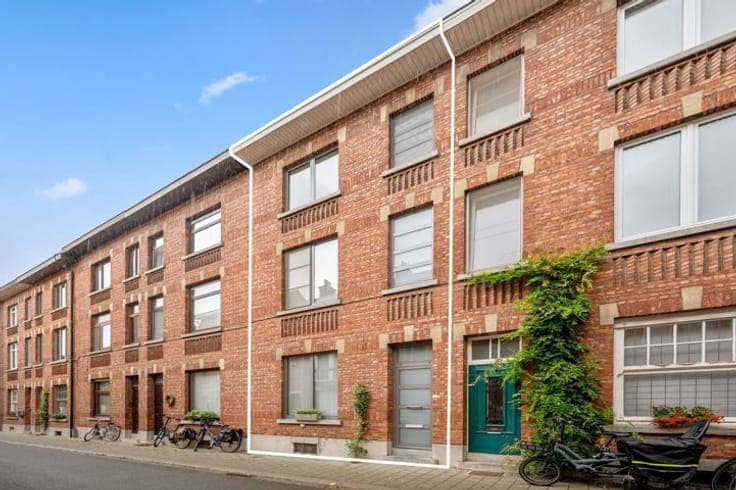 Renovated family home in sough after "Spaanse Kroon" area
