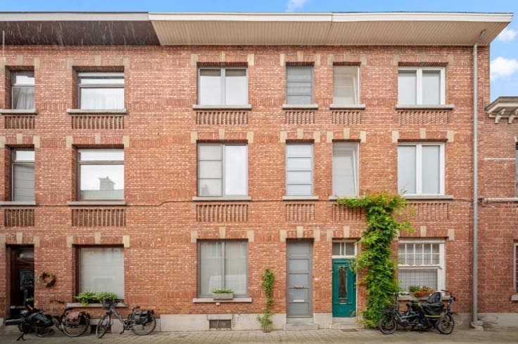 Renovated family home in sough after "Spaanse Kroon" area