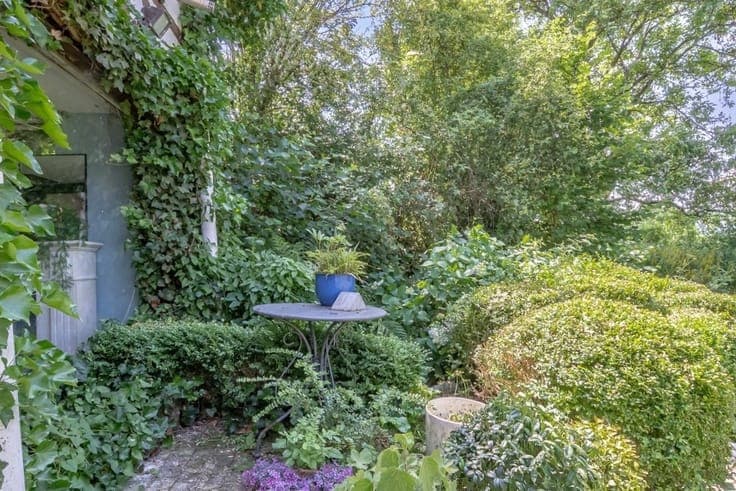 Spacious half-timbered farmhouse in the heart of the Roanne