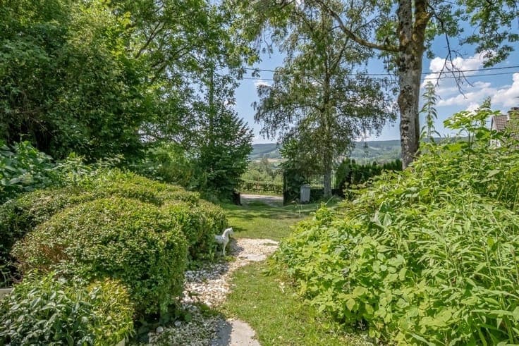Spacious half-timbered farmhouse in the heart of the Roanne