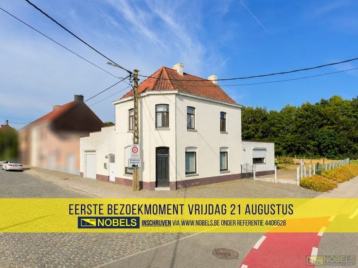Te koop, Gezinswoning met ruime garage en veel potentieel...