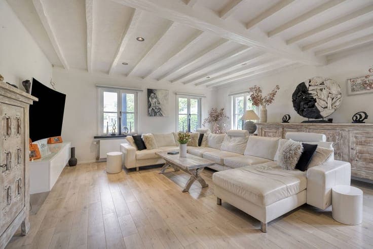 Spacious single-storey villa with double garage in Koksijde