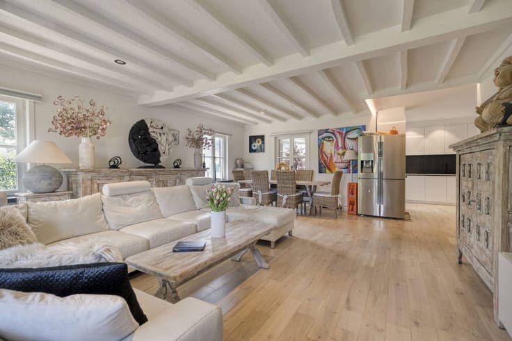 Spacious single-storey villa with double garage in Koksijde
