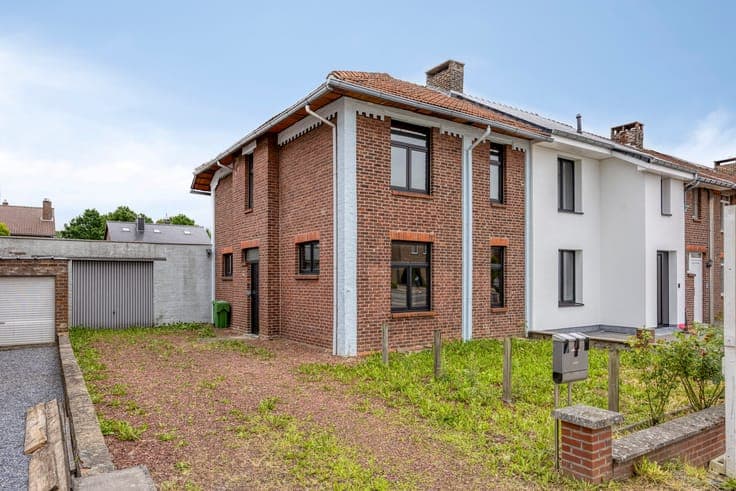Renovation Property with Garage Near Tongeren Centre