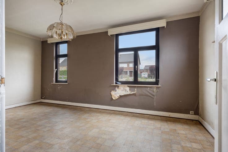 Renovation Property with Garage Near Tongeren Centre