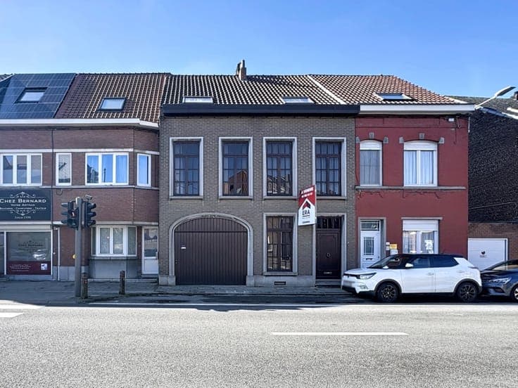 TERRACED HOUSE + BUILDING PLOT – CLOSE TO AMENITIES