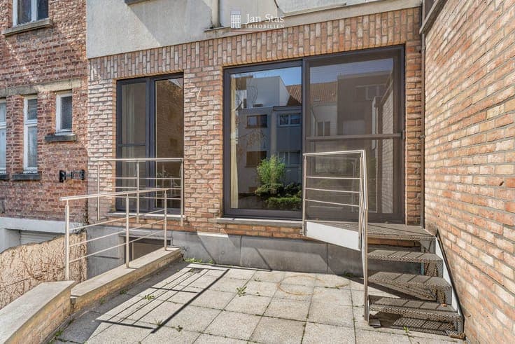 Rustig en centraal gelegen woning met 4 slaapkamers, terr...
