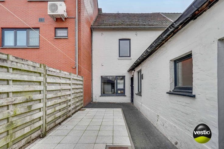 TE RENOVEREN RIJWONING IN HET CENTRUM VAN AS