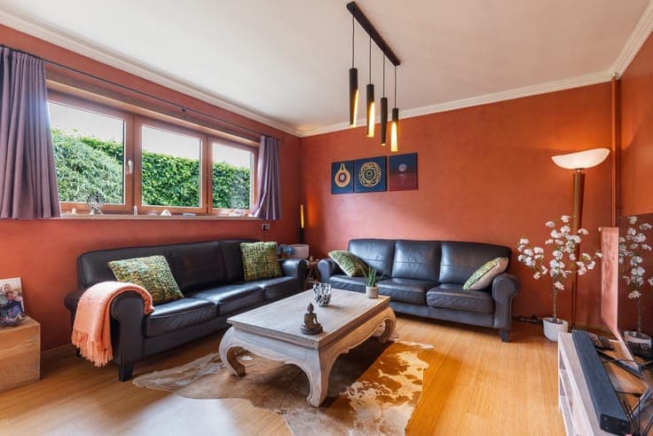 Villa met kantoorruimte op uitstekende locatie
