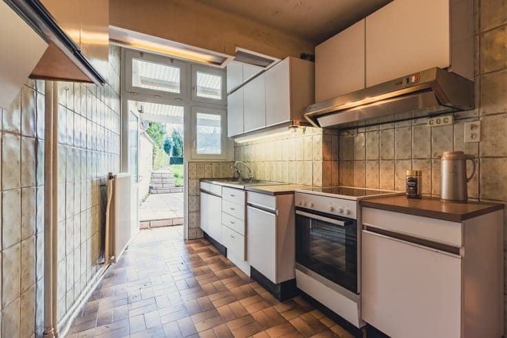 Ruime GEZINSWONING mét 6 slaapkamers en een stadstuin