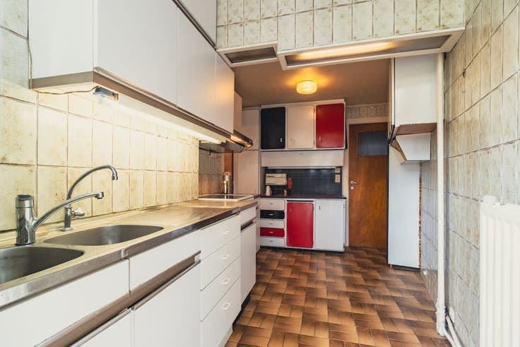 Ruime GEZINSWONING mét 6 slaapkamers en een stadstuin