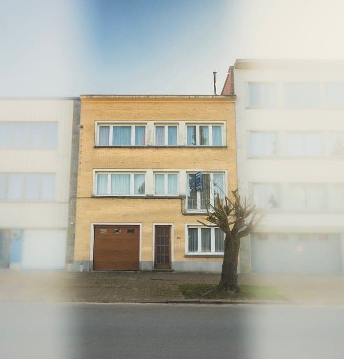 Ruime GEZINSWONING mét 6 slaapkamers en een stadstuin