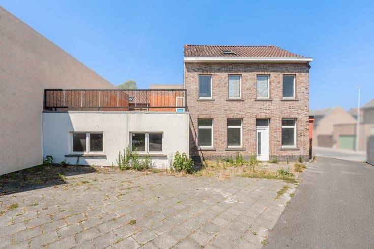 Spacious renovated home in central Dendermonde
