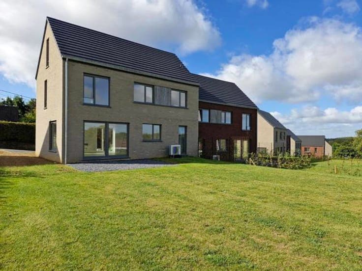 Ensemble de maisons neuves