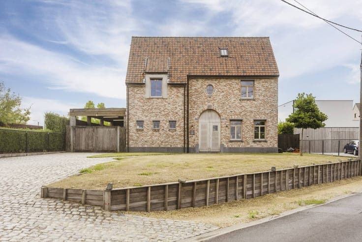 Beautiful villa in rural surroundings for sale in Avelgem