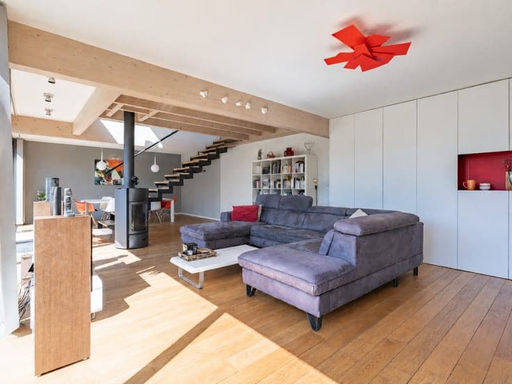 4-bdrm house with a terrace, garden, and 2 garages - Nothomb