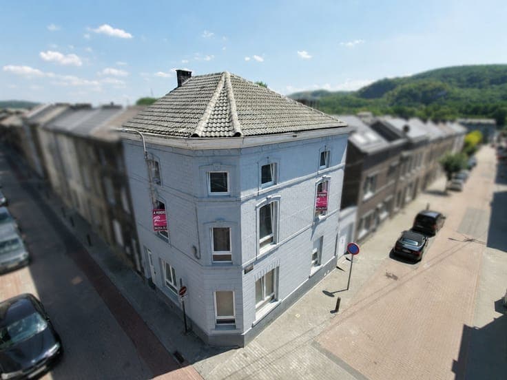 IMMEUBLE- 2 ADRESSES - 4CH - 2 GARAGES - PEB C