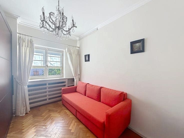 Beautiful 4-bedroom house with garden