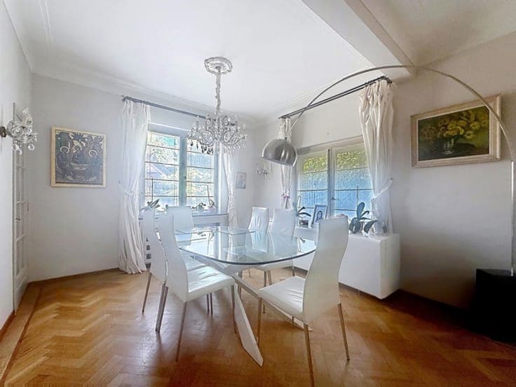 Beautiful 4-bedroom house with garden