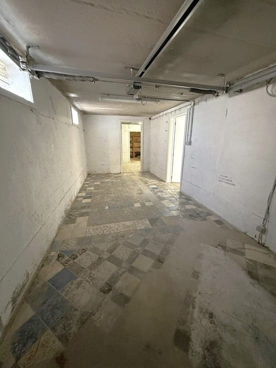 Half Open Bebouwing met garage en atelier op TOPLIGGING!