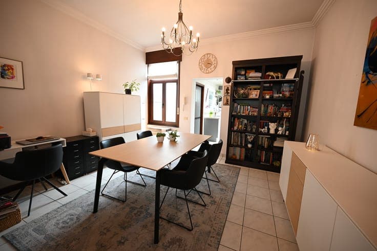 UITERST CHARMANTE stadswoning met ZONNIGE STADTUIN!