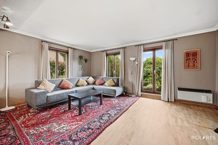 Ready-to-move-in detached house with sunny garden in prime