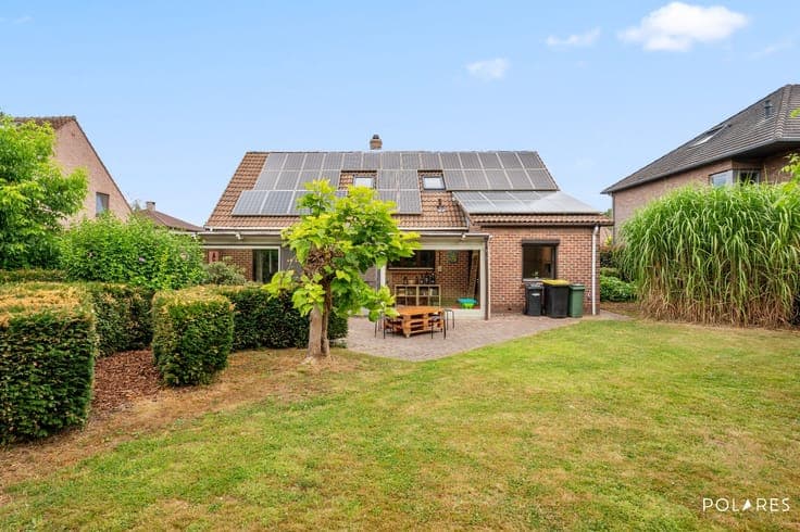 Ready-to-move-in detached house with sunny garden in prime