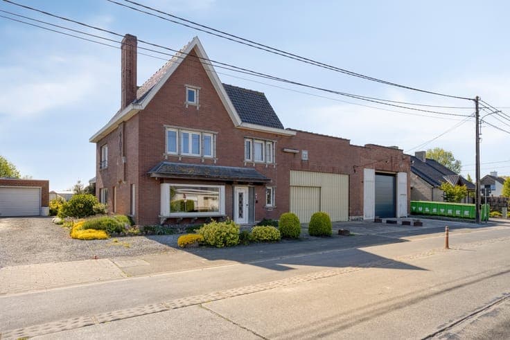 Karaktervolle woning met aanpalende loods in Hooglede