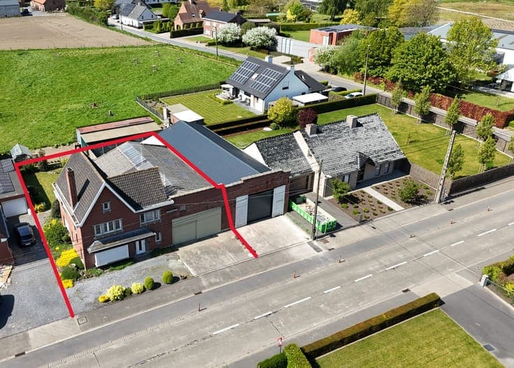 Karaktervolle woning met aanpalende loods in Hooglede