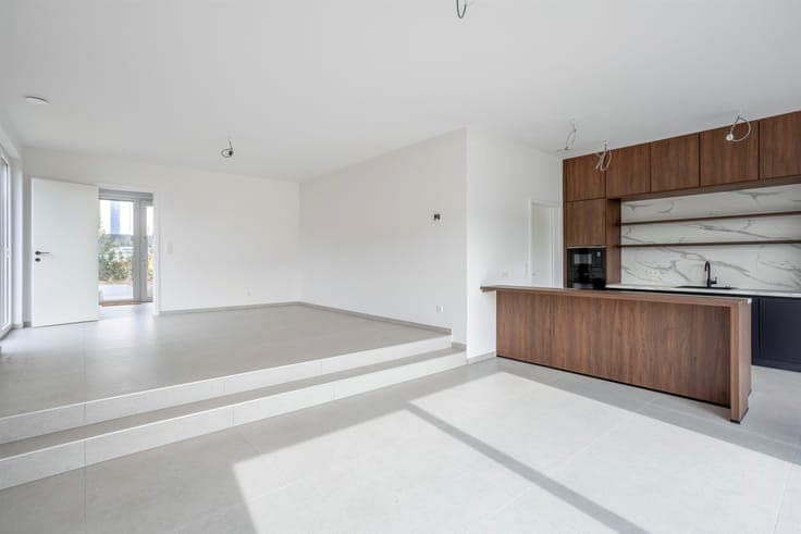 Newbuilt house - 5 bd - 2 bath (possibility 6% VAT)