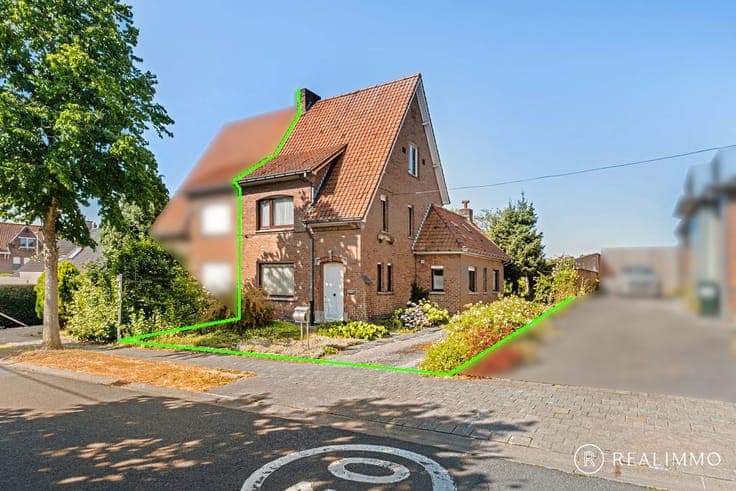 Charmante, halfopen gezinswoning op 695 m² te Moen!